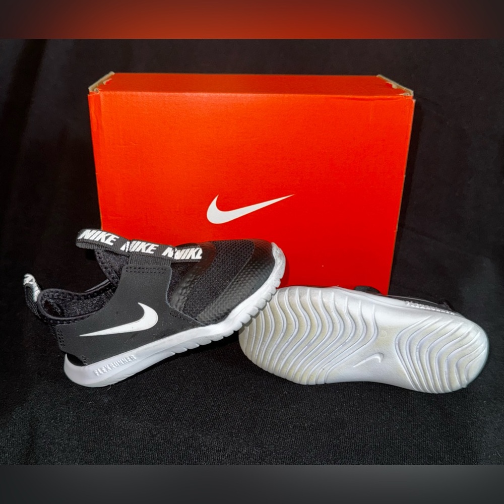 7.5C Nike Flex Runner ~ Black